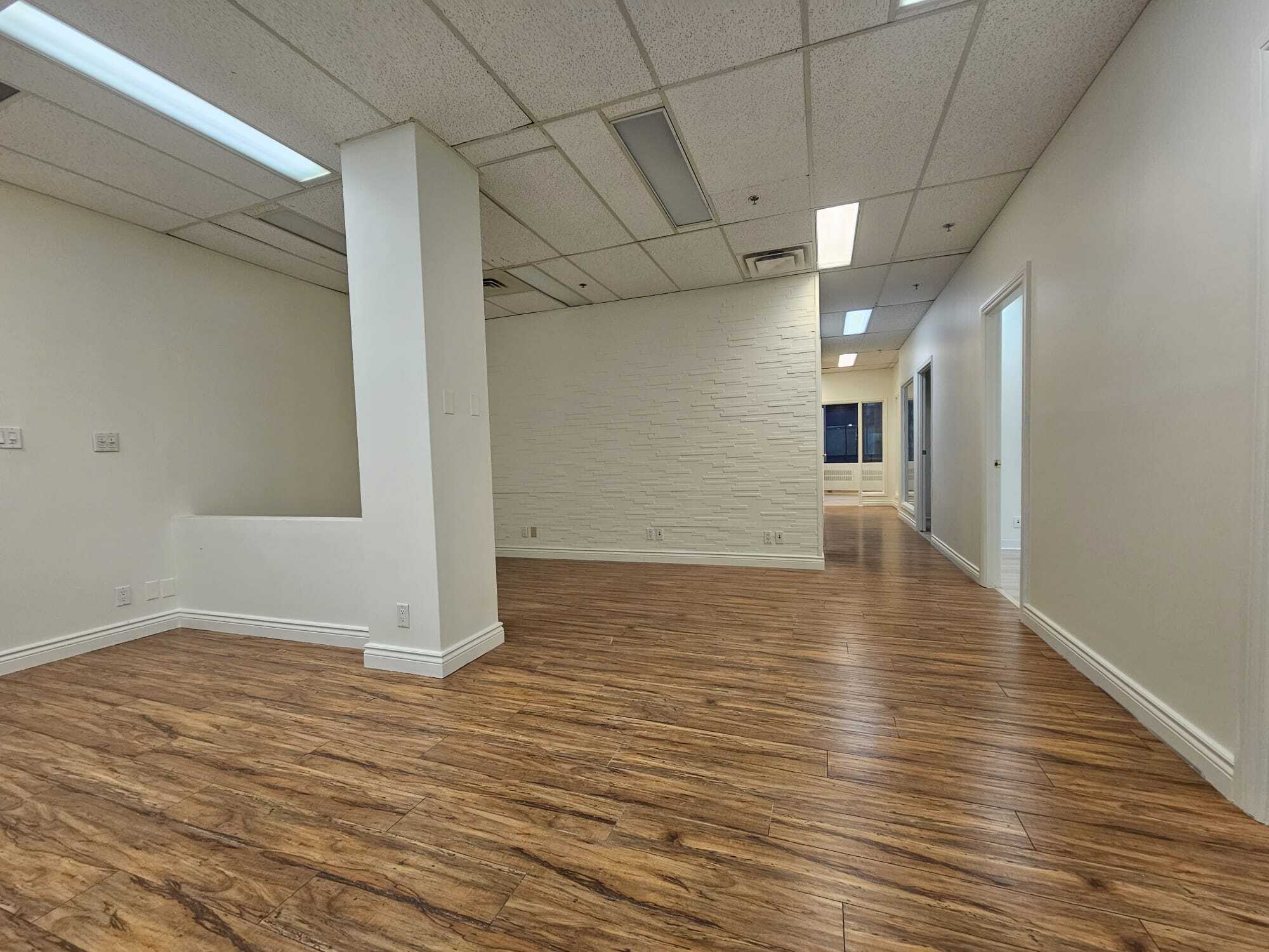1112 W Pender St, Vancouver, BC à louer Photo intérieure– Image 1 sur 14