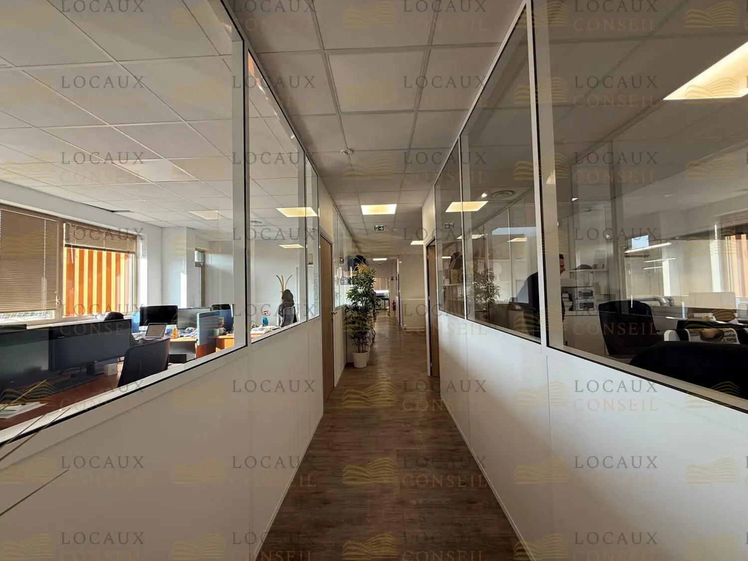 Local d'activités dans Cormeilles-en-Parisis à vendre Photo intérieure– Image 1 sur 9