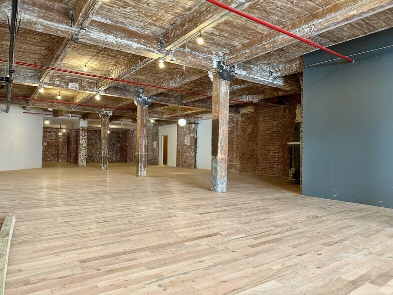 36 Waverly Ave, Brooklyn, NY à louer - Photo de l’immeuble – Image 1 sur 20