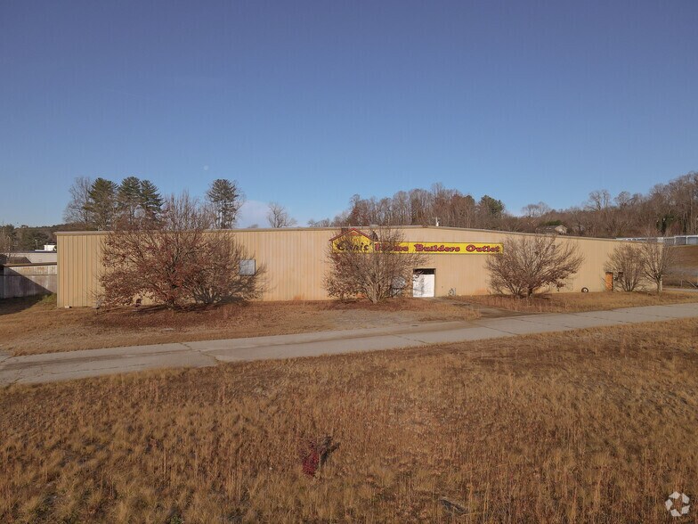 1439 Blowing Rock Blvd, Lenoir, NC à vendre - Photo de l’immeuble – Image 2 sur 7
