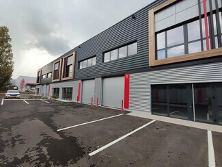 Plus de détails pour Local d'activités à louer