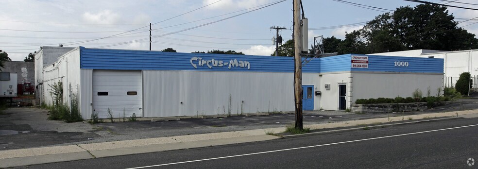 1000 Fulton St, Farmingdale, NY à louer - Photo de l’immeuble – Image 3 sur 27