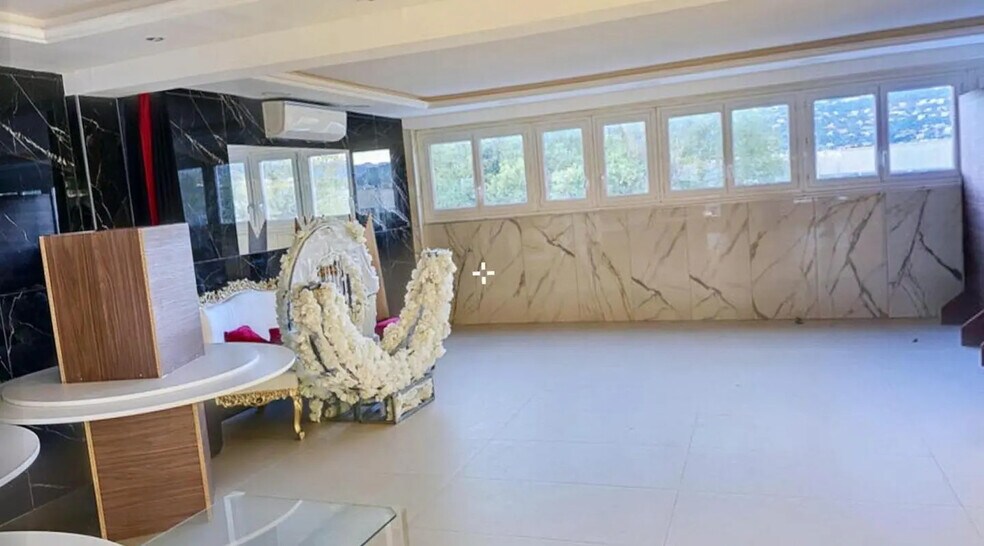 Bureau dans Cannes à vendre - Photo de l’immeuble – Image 3 sur 5