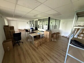 Local d'activités dans Neuilly-Plaisance à vendre Photo intérieure– Image 1 sur 2