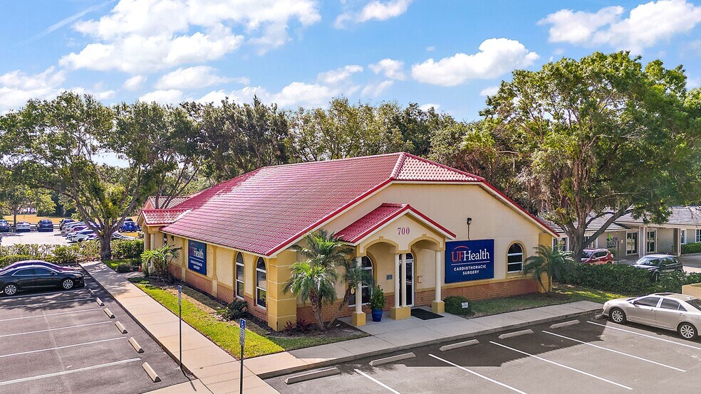 700 Doctors Ct, Leesburg, FL à vendre - Photo de l’immeuble – Image 2 sur 25