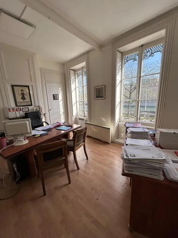 Bureau dans Lyon à louer Photo de l’immeuble– Image 1 sur 7
