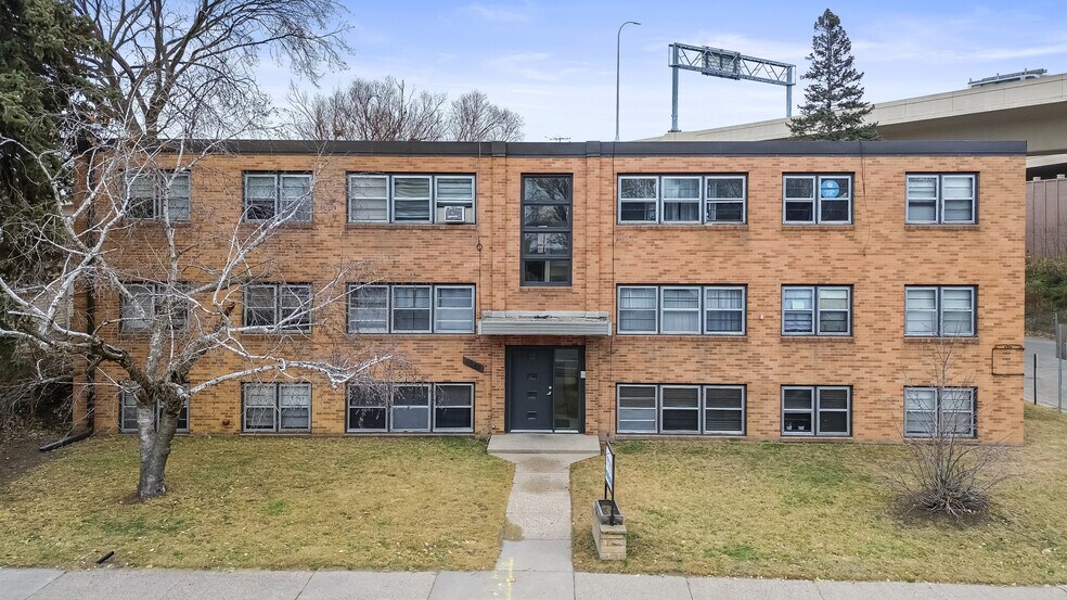 6141 Nicollet Ave S, Minneapolis, MN à vendre - Photo de l’immeuble – Image 2 sur 24