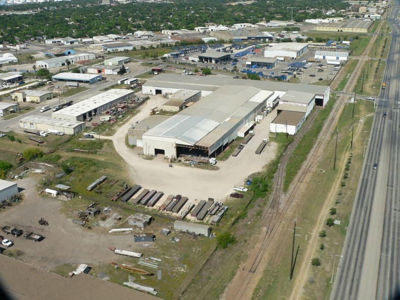 105 Villa Dr, Corpus Christi, TX à louer - Photo de l’immeuble – Image 3 sur 9