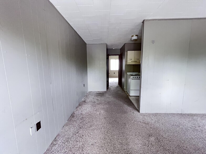 313 E Mill St, Carbondale, IL à vendre - Photo intérieure – Image 3 sur 10