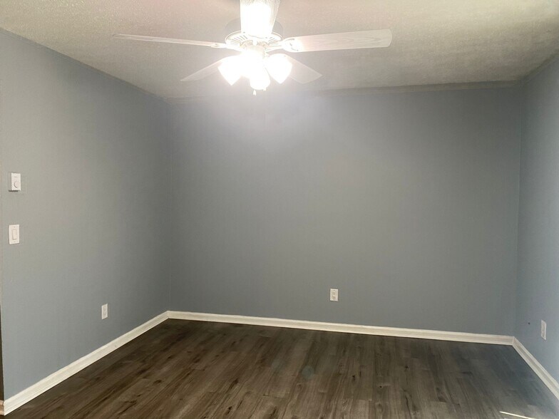 1966 Lakeview Rd, Asheboro, NC à vendre - Photo de l’immeuble – Image 2 sur 11