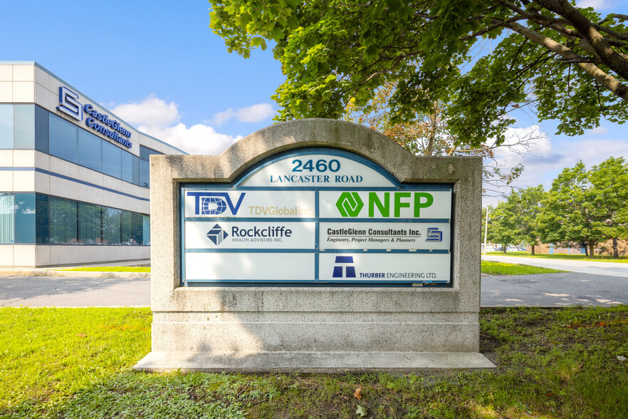 2460 Lancaster Rd, Ottawa, ON à louer - Photo de l’immeuble – Image 3 sur 9