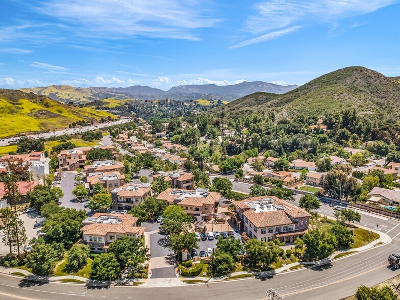 5012 Chesebro Rd, Agoura Hills, CA à vendre - Photo de l’immeuble – Image 3 sur 64