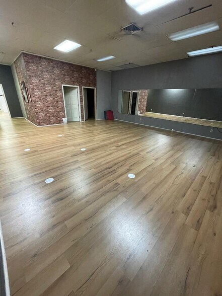2901 N 10th St, McAllen, TX à louer - Photo de l’immeuble – Image 2 sur 7