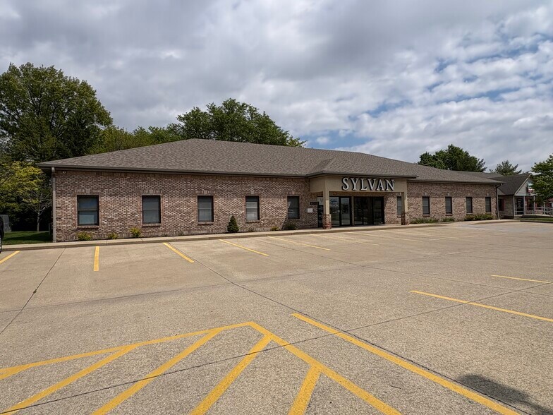 4050 Britt Farm Dr, Lafayette, IN à louer - Photo de l’immeuble – Image 2 sur 19