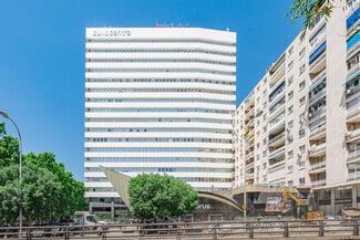 Plus de détails pour Calle del Capitán Haya, 1, Madrid - Bureau à louer
