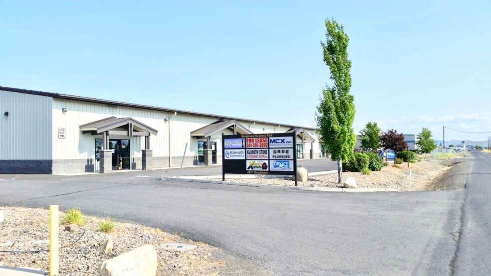 2811 Broadmore St, Klamath Falls, OR à louer - Photo de l’immeuble – Image 3 sur 3