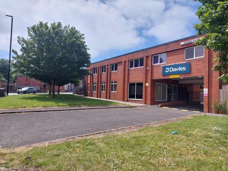 Hyfield House, 36 Hagley Road B63 4rh, Halesowen à louer - Photo de l’immeuble – Image 2 sur 12