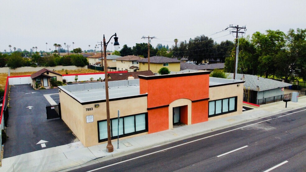7893 Sierra Ave, Fontana, CA à louer - Photo de l’immeuble – Image 1 sur 7