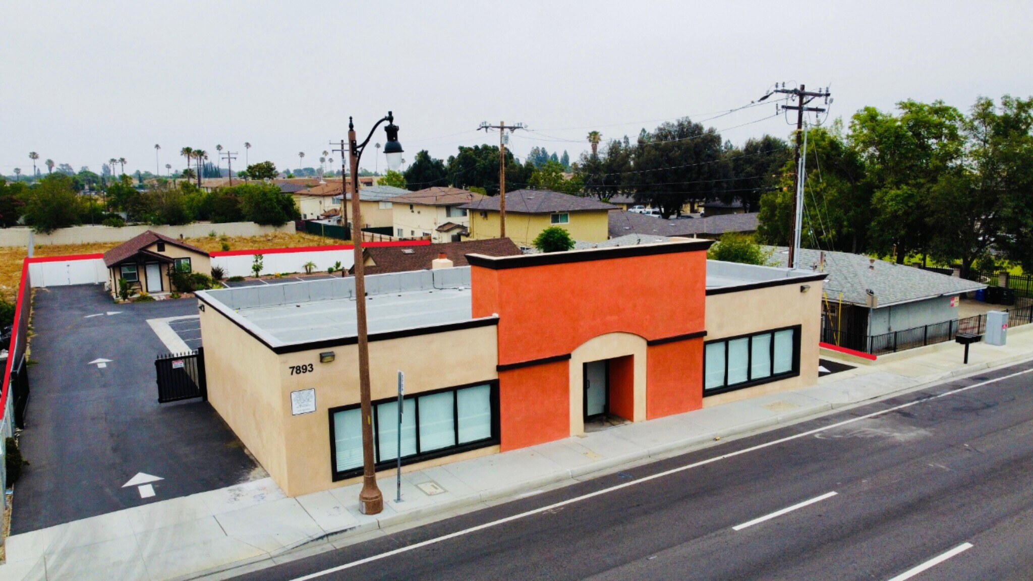 7893 Sierra Ave, Fontana, CA à louer Photo de l’immeuble– Image 1 sur 8