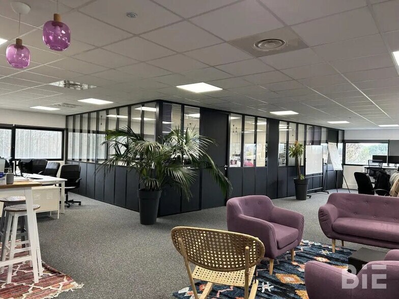 Bureau dans Mérignac à louer - Photo de l’immeuble – Image 3 sur 11