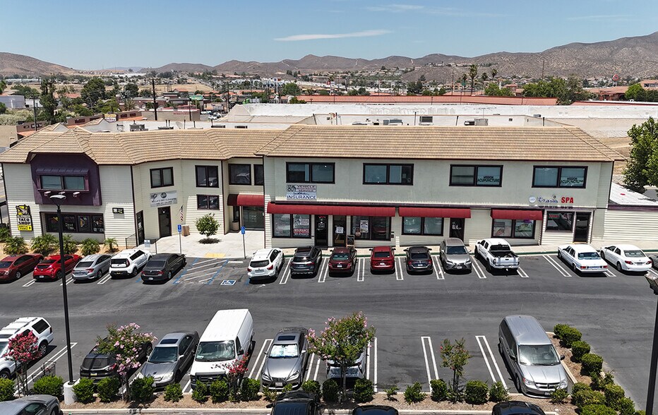 31900 Mission Trl, Lake Elsinore, CA à louer - Photo de l’immeuble – Image 3 sur 13