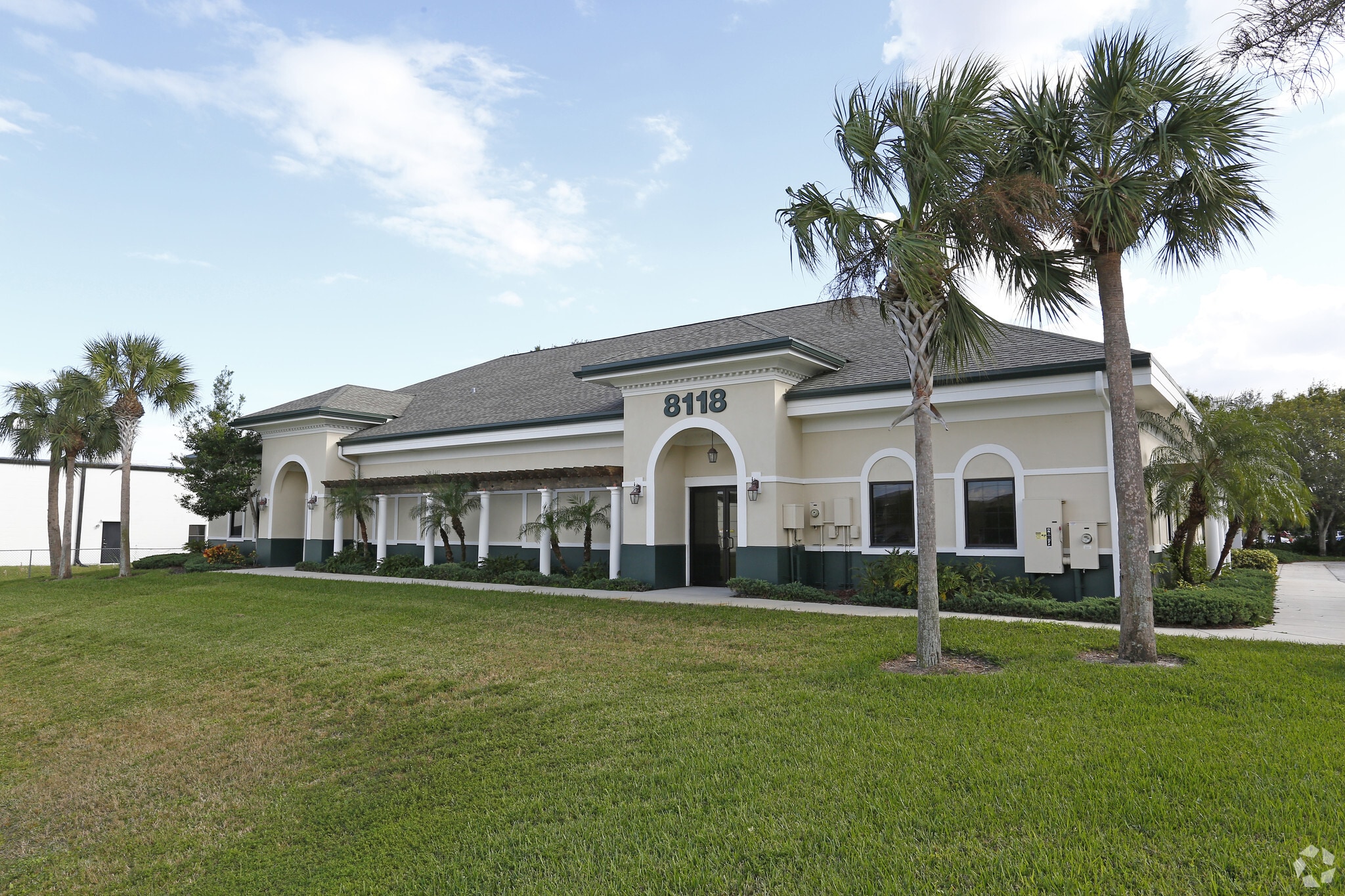 8118 118th Ave N, Largo, FL à vendre Photo principale– Image 1 sur 11