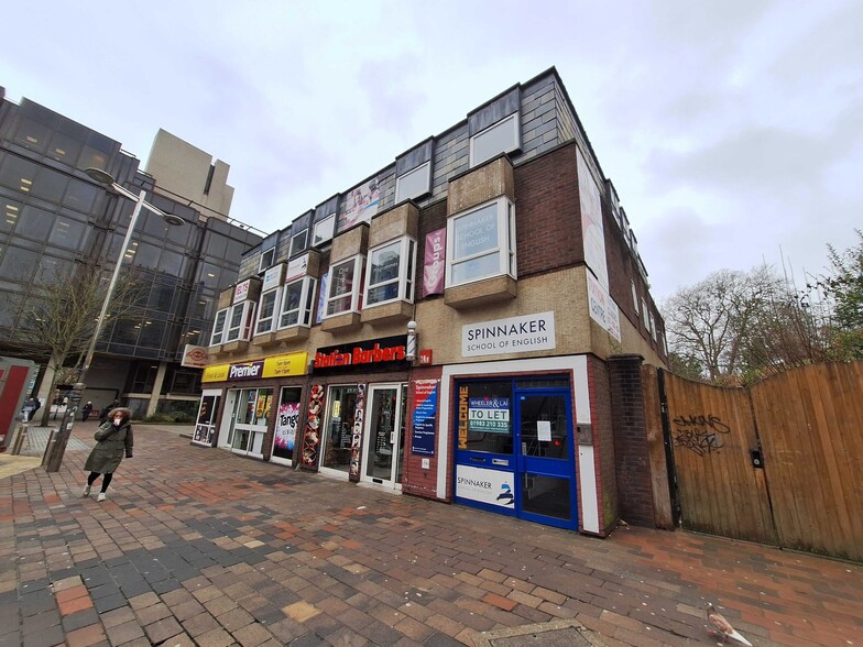 2-8 Isambard Brunel Rd, Portsmouth à louer - Photo de l’immeuble – Image 1 sur 1