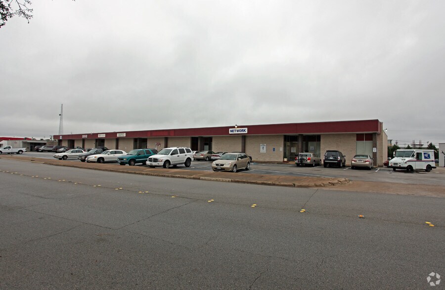 751 S Sherman St, Richardson, TX à louer - Photo de l’immeuble – Image 3 sur 3