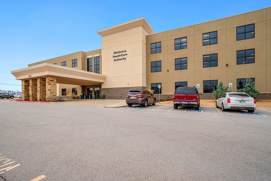 4345 N Lincoln Blvd, Oklahoma City, OK à vendre - Photo de l’immeuble – Image 2 sur 3