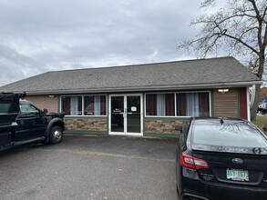 472 W Main St, Tilton, NH à vendre Photo de l’immeuble– Image 2 sur 14