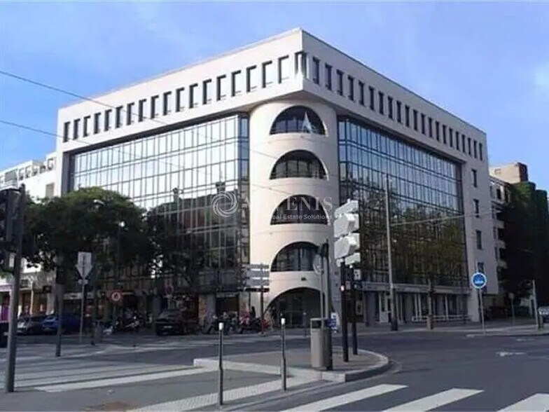 Bureau dans Lyon à louer - Photo de l’immeuble – Image 1 sur 2
