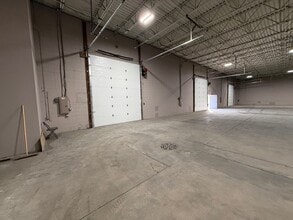 7320-7400 W Florist Ave, Milwaukee, WI à louer Photo intérieure– Image 2 sur 6