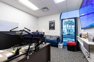 7650 Dean Martin Dr, Las Vegas, NV à louer Photo intérieure– Image 1 sur 7