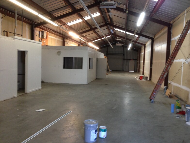 537-541 Railroad Ave, South San Francisco, CA à louer - Photo de l’immeuble – Image 2 sur 3