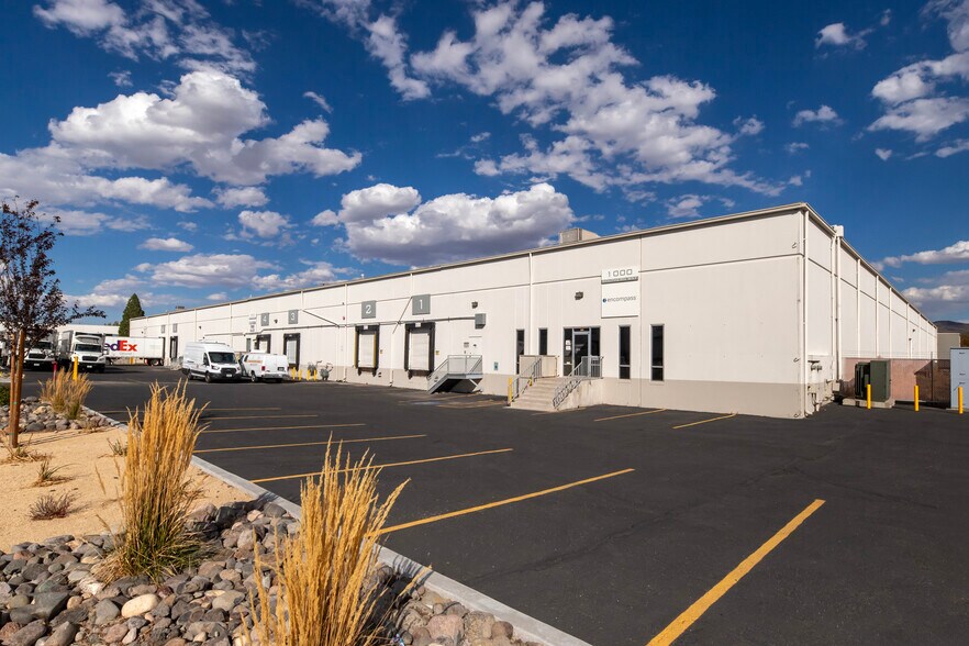 725 Freeport Blvd, Sparks, NV à louer - Photo de l’immeuble – Image 1 sur 3