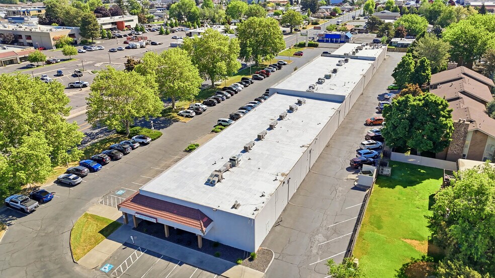 3321 W Kennewick Ave, Kennewick, WA à louer - Photo de l’immeuble – Image 2 sur 9