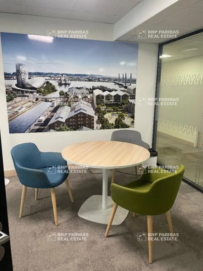 Plus de détails pour Bureau à louer