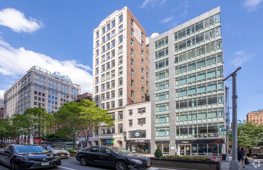 331 Park Ave S, New York, NY à louer - Photo de l’immeuble – Image 3 sur 13