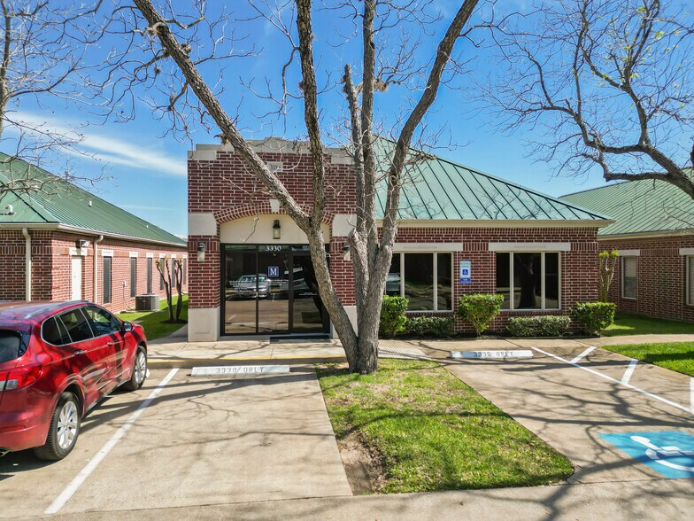 3330 Longmire Dr, College Station, TX à vendre - Photo de l’immeuble – Image 2 sur 11