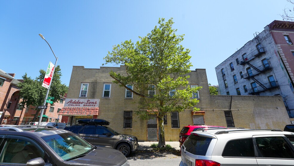 2372 Hughes Ave, Bronx, NY à vendre - Photo de l’immeuble – Image 3 sur 46