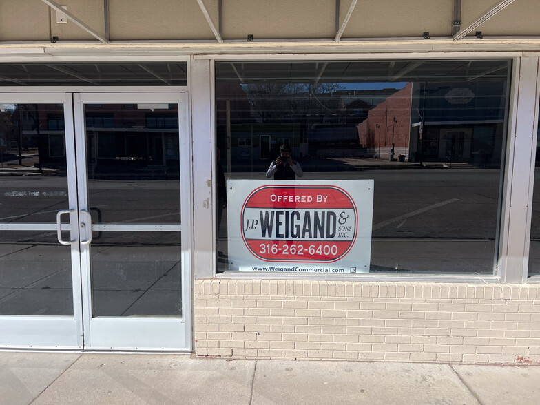 9 S Broadway, Herington, KS à louer - Photo de l’immeuble – Image 3 sur 9