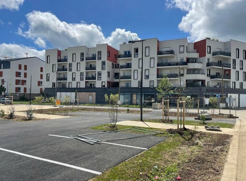 Local commercial dans Melun à louer - Photo de l’immeuble – Image 1 sur 6