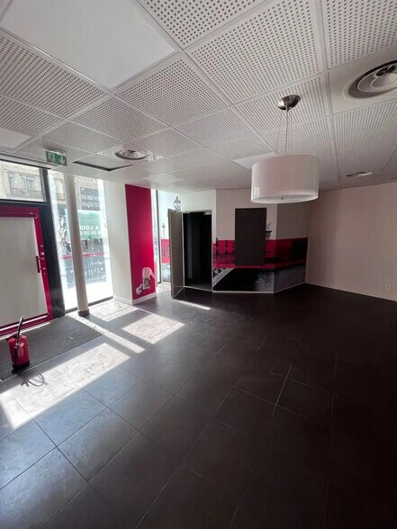 Local commercial dans Paris à louer - Photo intérieure – Image 2 sur 7