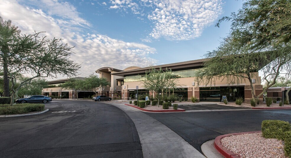 6909 E Greenway Pky, Scottsdale, AZ à louer - Photo de l’immeuble – Image 1 sur 7
