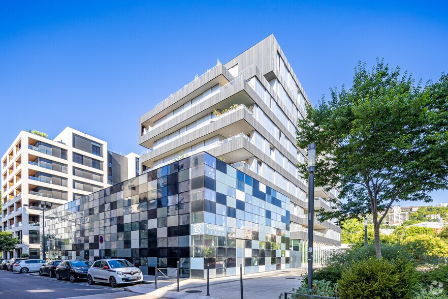 1-3 Place Renée Dufourt, Lyon à vendre - Photo principale – Image 1 sur 13