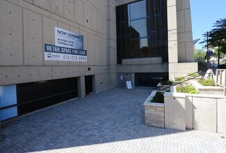 Plus de détails pour 735 W Wisconsin Ave, Milwaukee, WI - Local commercial à louer