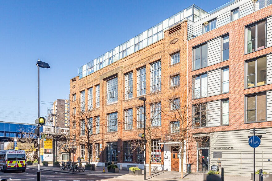 197-211 Richmond Rd, Londres à louer - Photo de l’immeuble – Image 2 sur 46