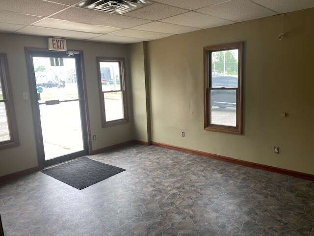 901 E Maumee St, Angola, IN à vendre - Photo de l’immeuble – Image 3 sur 17