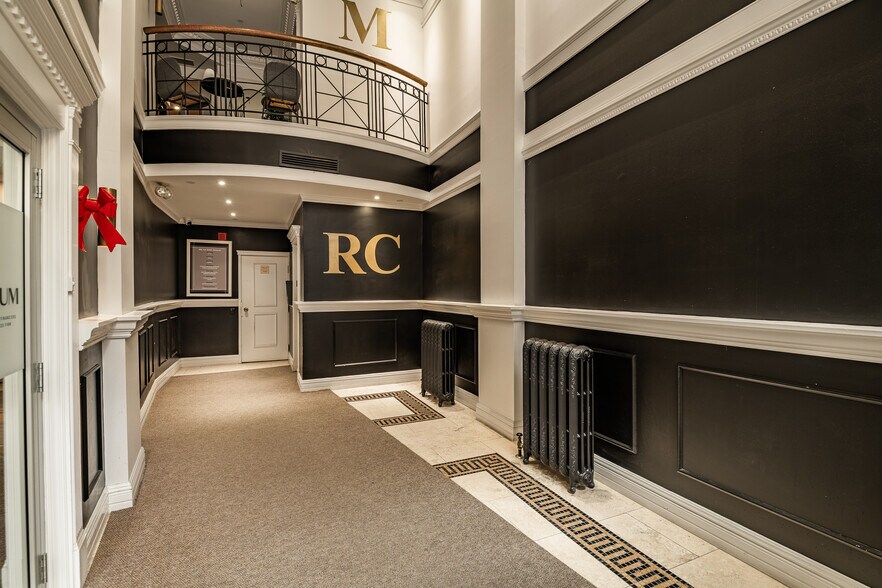 261 Rue Saint-Jacques, Montréal, QC à louer - Hall d’entrée – Image 3 sur 21