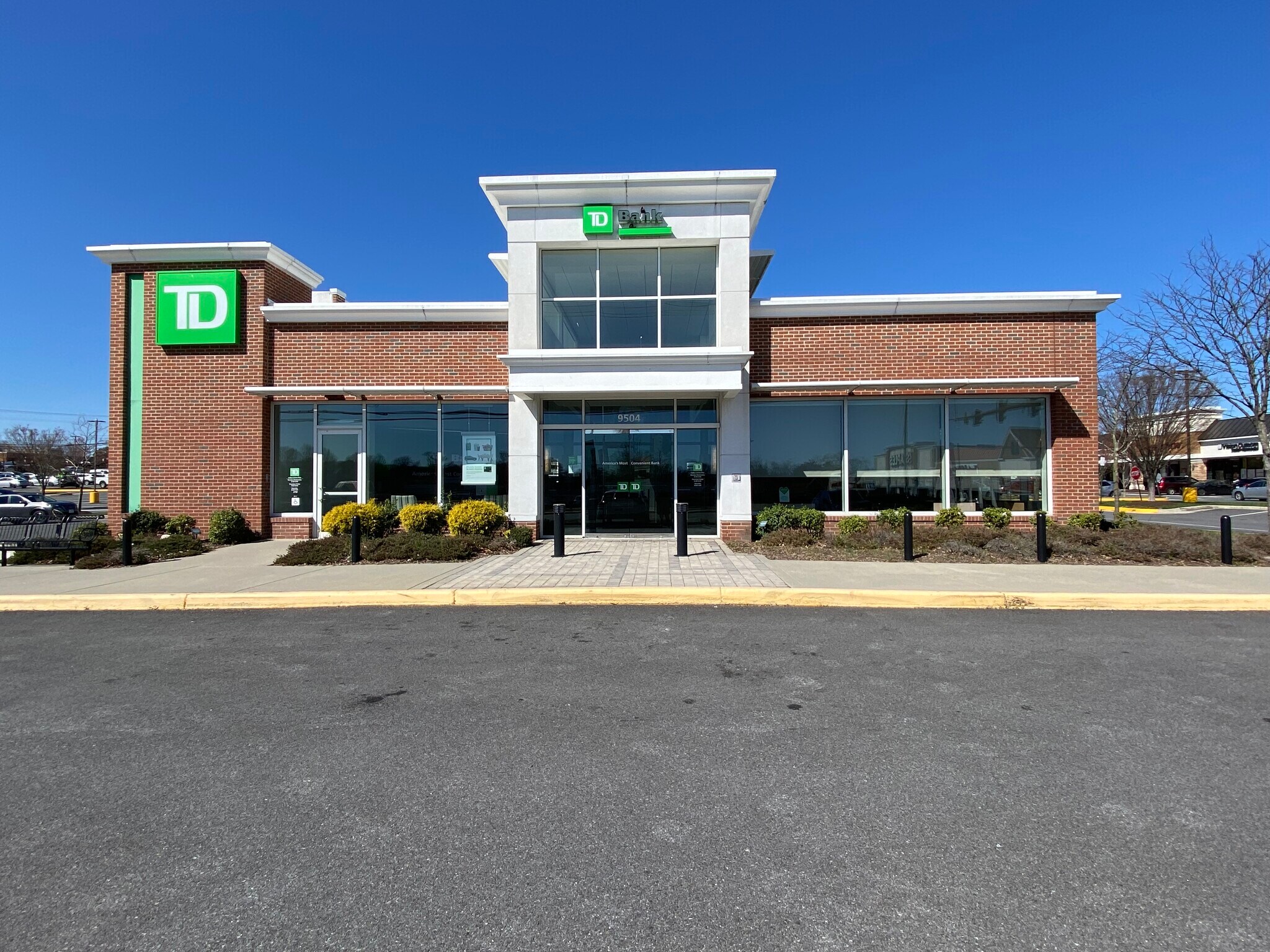 9570 Main St, Fairfax, VA à louer Photo principale– Image 1 sur 2